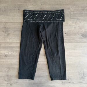 Victorias Secret black embellished waistband crop legging - size medium